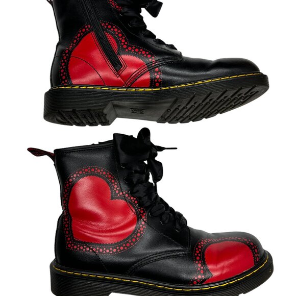 Dr Martens Delaney Heart Boots (6 Youth) - Picture 2 of 12